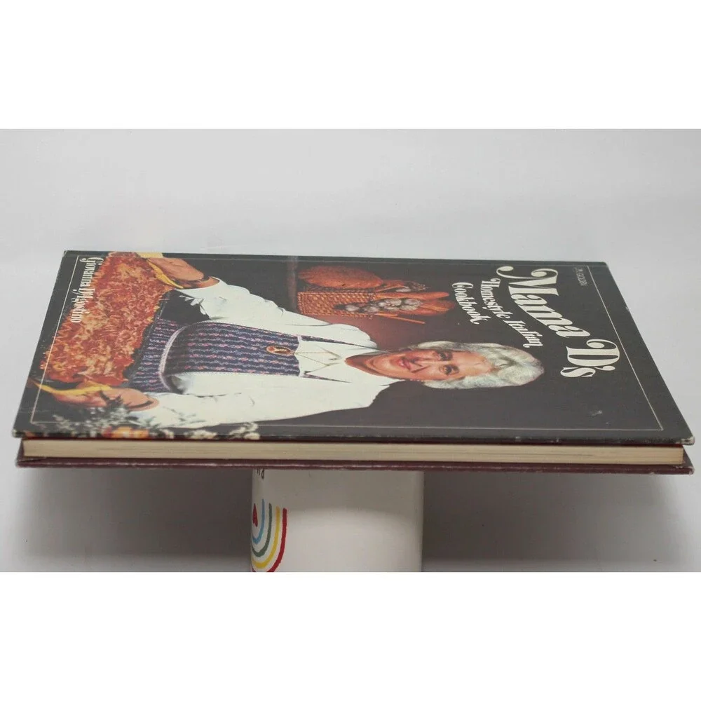 Mama D's Homestyle Italian Cookbook by Giovanna D'Agostino HC Golden 1975 Vintag